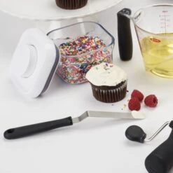 Cupcake Icing Knife -Oxo 1248980 3 cupcake icing knife