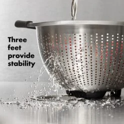 Stainless Steel 3 Qt./ 2.8L Colander -Oxo gg 11330800 stainlesssteelcolander3qt apdp 03